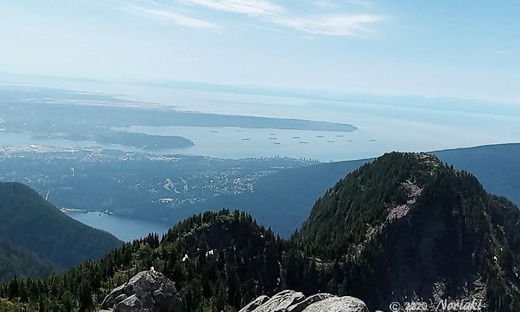 クラウンマウンテンからバンクーバー側の景色