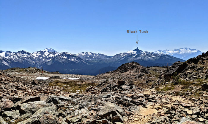 岩場とブラックタスク Black Tusk の景色