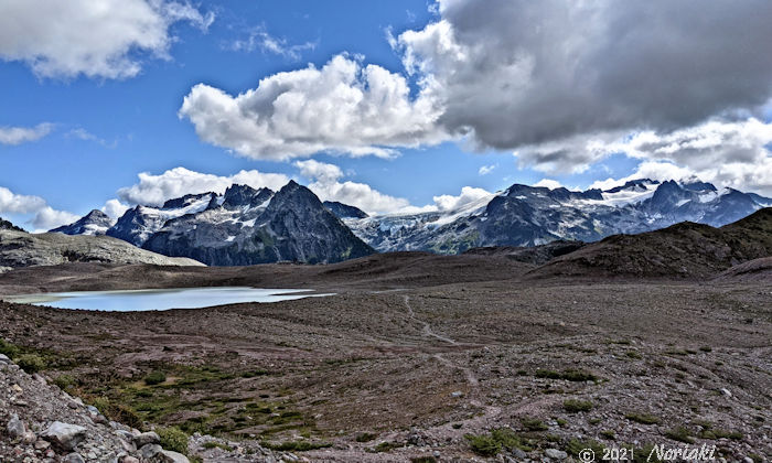 エルフィンレイクシェルターから 2.6km トレイルが崩れている状況