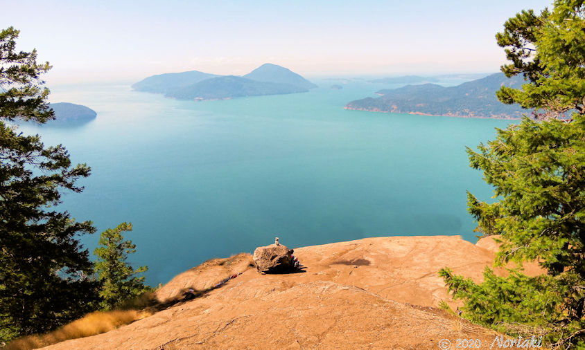 ゴールからの景色、岩場の上