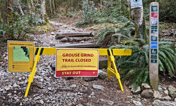 グラウスグラインド閉鎖中のバリケード